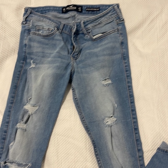 Hollister Low Rise Super Skinny Crop Jeans size 5R (#2) - Picture 3 of 4